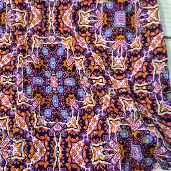 Xhilaration Asymmetrical Cut Out Tank Top Size XS - Picture 6 of 7